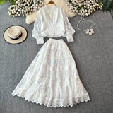 2025 Autumn Lantern Sleeve Long-Sleeved Hollow Lace Splicing Shirt + A Word Half-Dress Dress Dress Woman